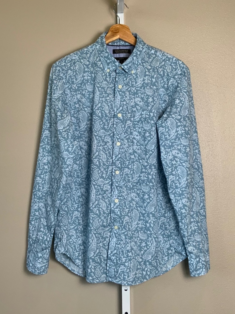 Banana Republic Slim Fit Custom Wash Paisley Button Down Oxford Shirt